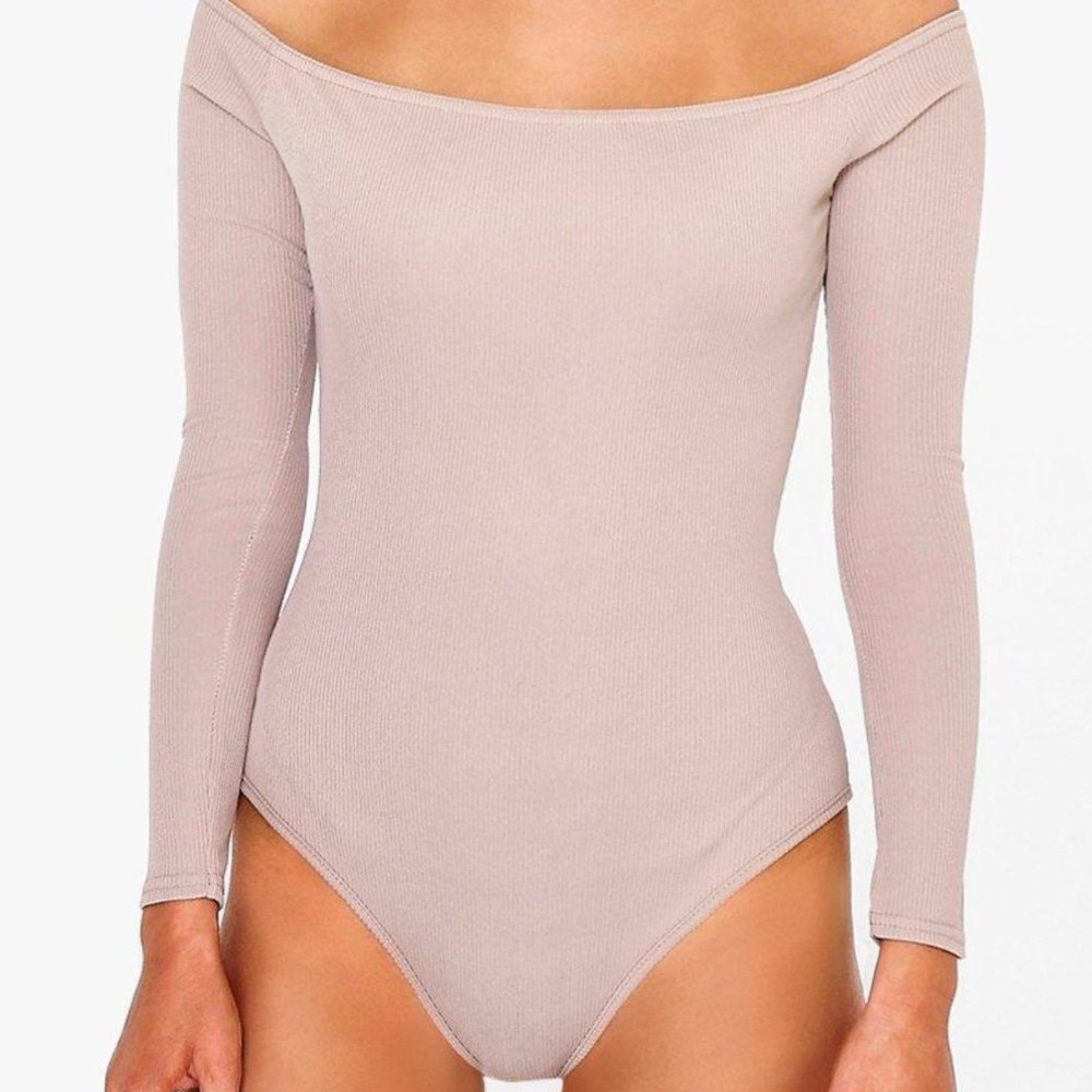 Boohoo Frances Rib Off The Shoulder Longsleeve Body-Color Nude-Size 2 NWT